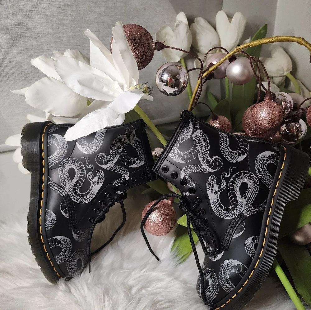 Dr. Martens 1460 Wild Serpent Smooth Lace Up Leather Boots new